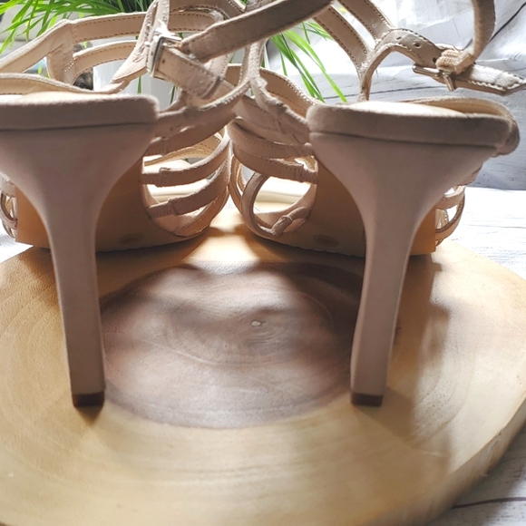 NWOT Vince Camuto suede sandals - Picture 5 of 10